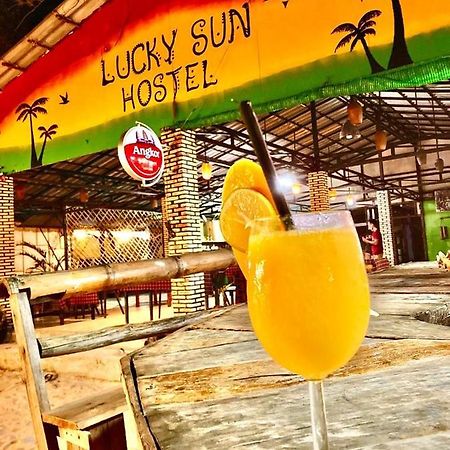 Lucky Sun Saracen Bay Hostel เกาะรงสำลน ภายนอก รูปภาพ