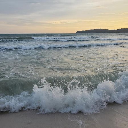 Lucky Sun Saracen Bay Hostel เกาะรงสำลน ภายนอก รูปภาพ