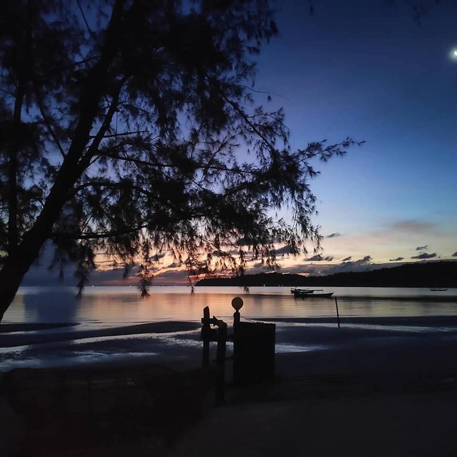 Lucky Sun Saracen Bay Hostel เกาะรงสำลน ภายนอก รูปภาพ