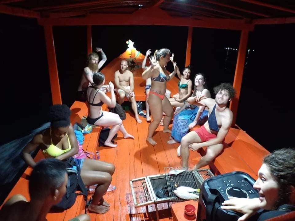 Lucky Sun Saracen Bay Hostel เกาะรงสำลน ภายนอก รูปภาพ
