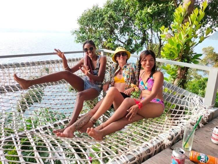 Lucky Sun Saracen Bay Hostel เกาะรงสำลน ภายนอก รูปภาพ
