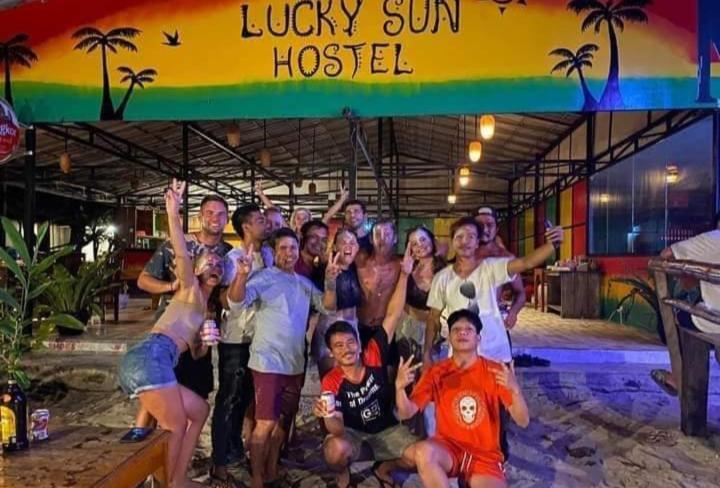 Lucky Sun Saracen Bay Hostel เกาะรงสำลน ภายนอก รูปภาพ