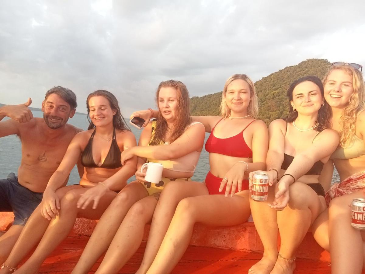 Lucky Sun Saracen Bay Hostel เกาะรงสำลน ภายนอก รูปภาพ