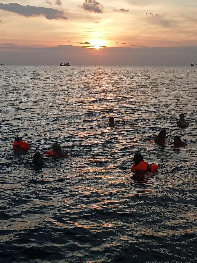 Lucky Sun Saracen Bay Hostel เกาะรงสำลน ภายนอก รูปภาพ