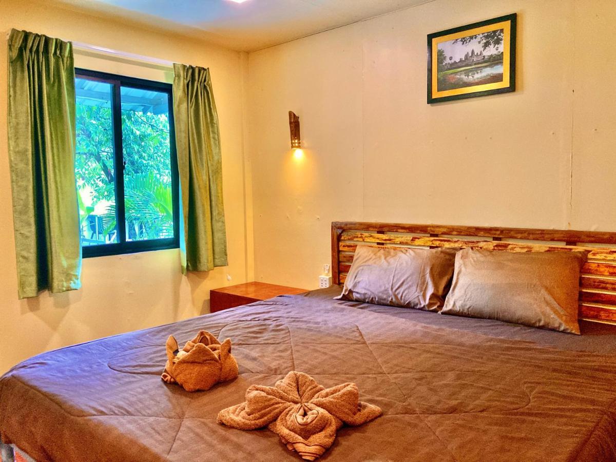 Lucky Sun Saracen Bay Hostel เกาะรงสำลน ภายนอก รูปภาพ