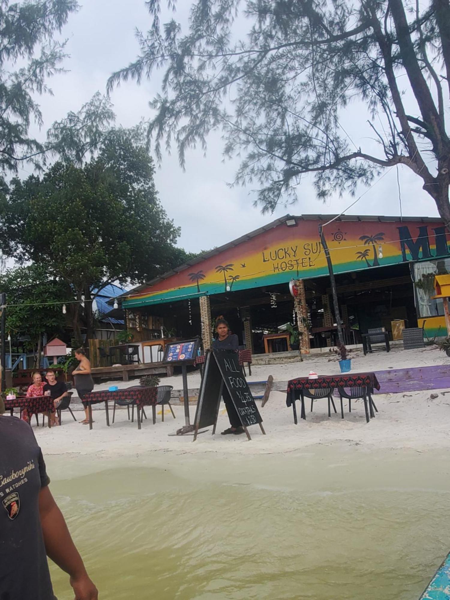 Lucky Sun Saracen Bay Hostel เกาะรงสำลน ภายนอก รูปภาพ