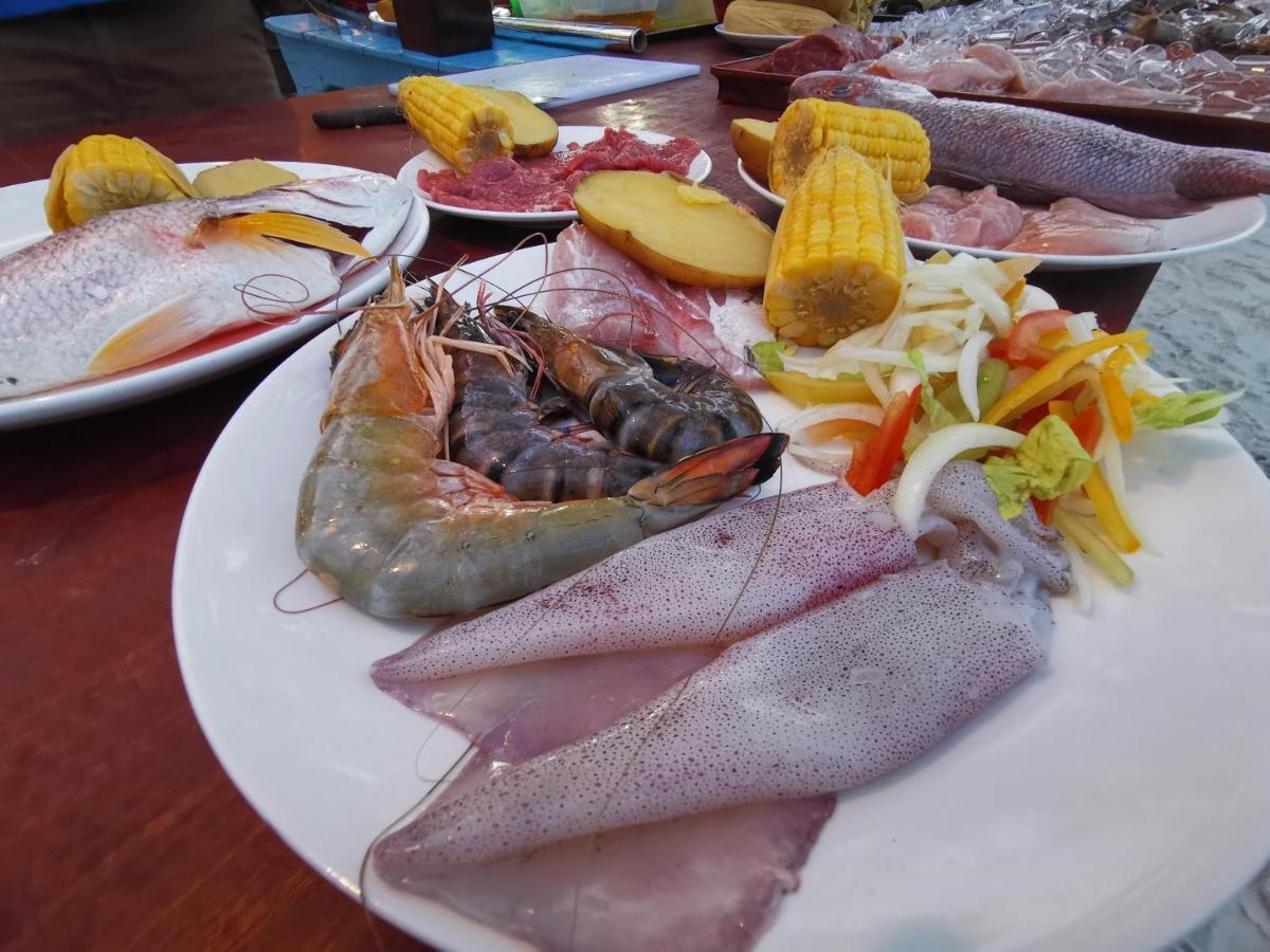 Lucky Sun Saracen Bay Hostel เกาะรงสำลน ภายนอก รูปภาพ